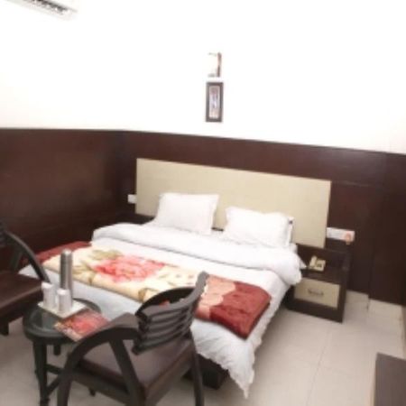 Hotel Pahwa International New Delhi Luaran gambar
